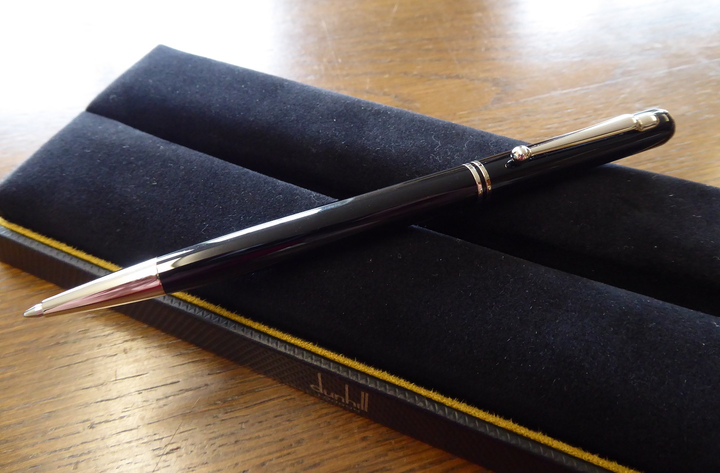 An Alfred Dunhill Sidecar Streamliner Ballpoint Pen