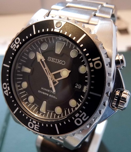 Seiko Kinetic 200M Divers, Black Dial, Steel Bracelet