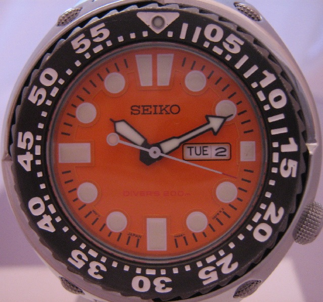 Seiko Diver Sawtooth, Orange Dial, Steel Bracelet