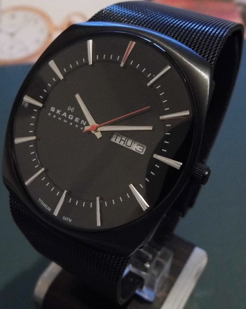 Skagen Aktiv Quartz, Black Dial, Black Mesh Strap
