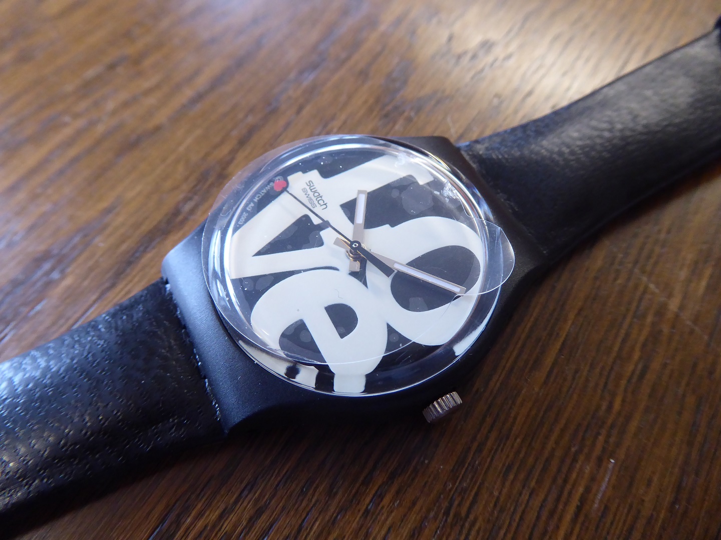 Swatch Enigmatic Love