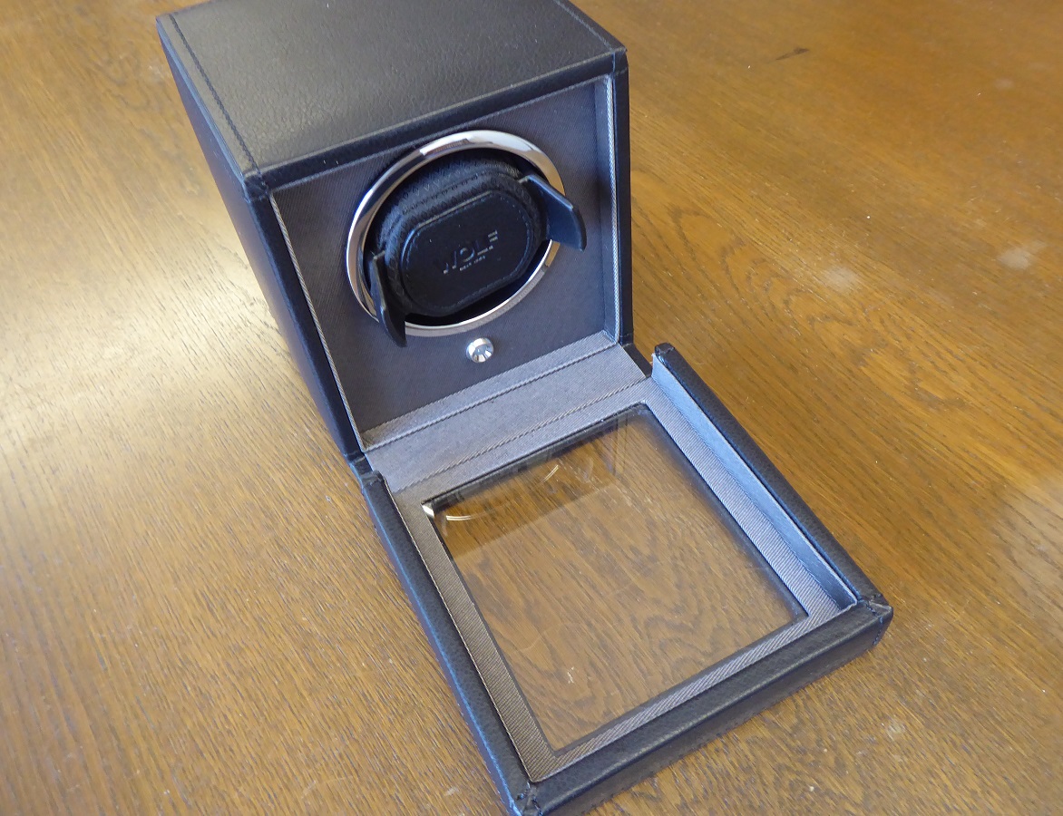 A Wolf Cub Single Watch Winder