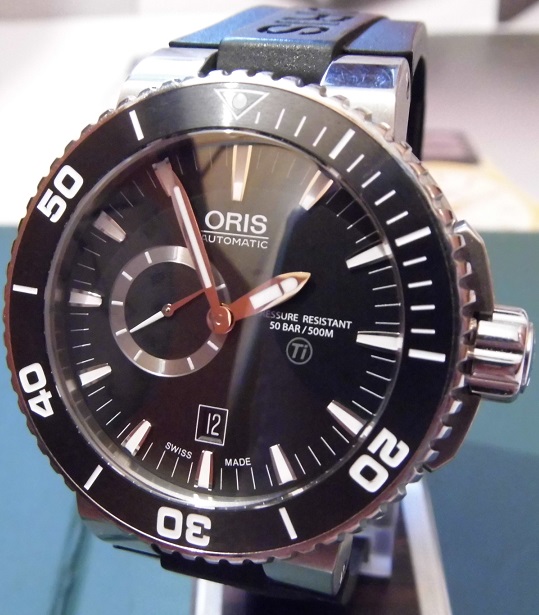 Oris Aquis Titan 500M, Black Dial, Rubber Strap