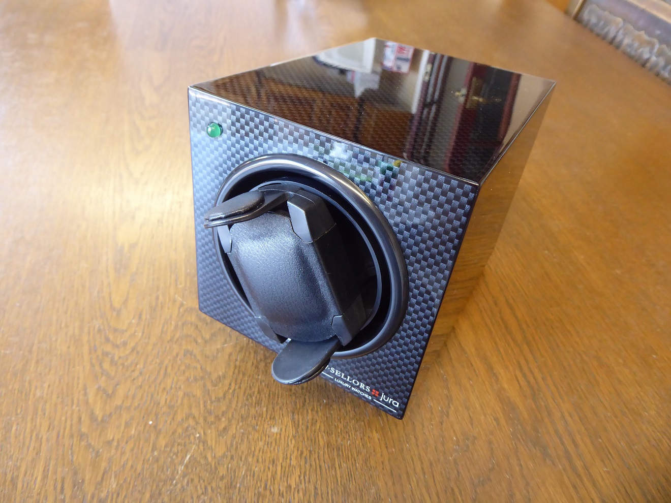 A CW Sellors Single Watch Winder