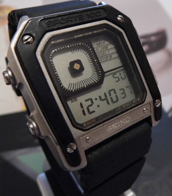 Seiko Sports 100 Octopussy, LCD Display, Rubber Strap