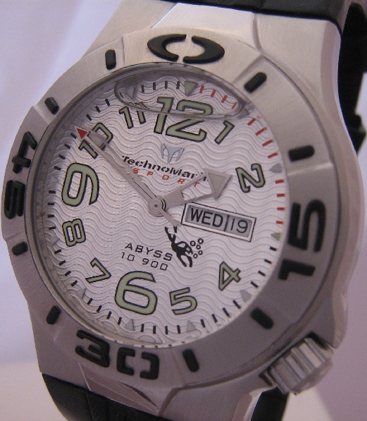Technomarine Abyss 10900, Silver Dial With Rubber Strap