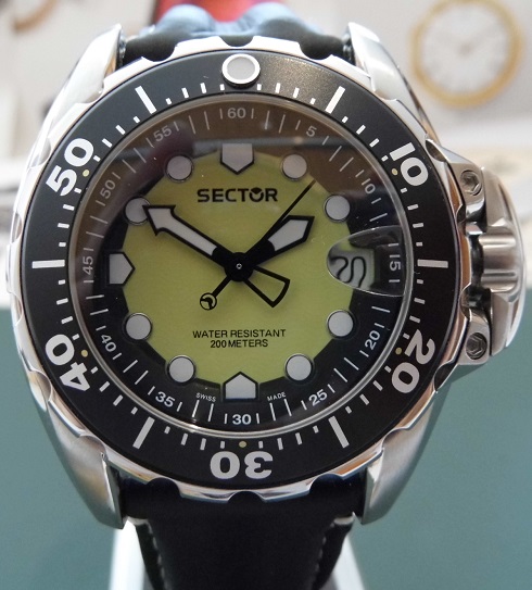 Sector 600 Divers Watch, Yellow Dial With Rubber Strap