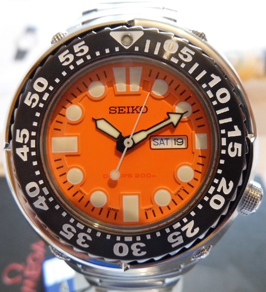 Seiko Diver Sawtooth, Orange Dial, Stainless Steel Bracelet