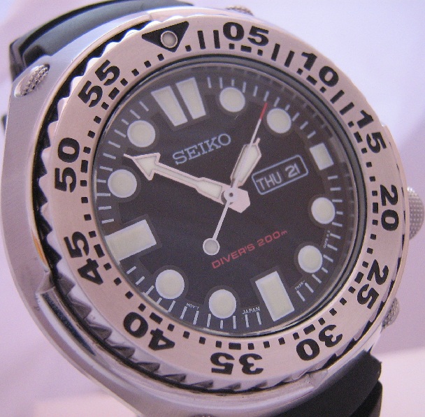 Seiko Diver Sawtooth, Black Dial With Rubber Strap