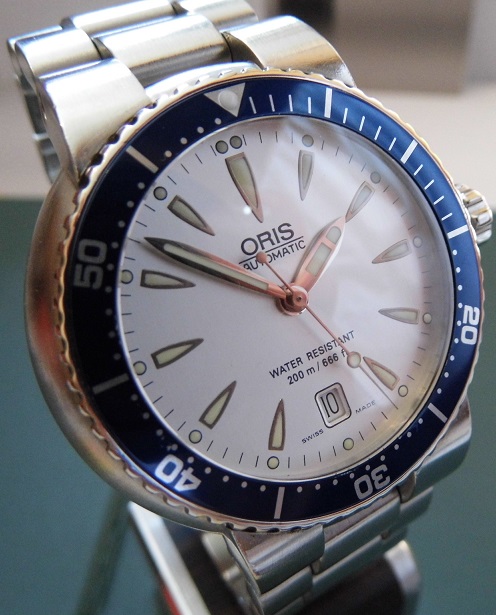 Oris TT1 Divers, Silver Dial With Stainless Steel Bracelet