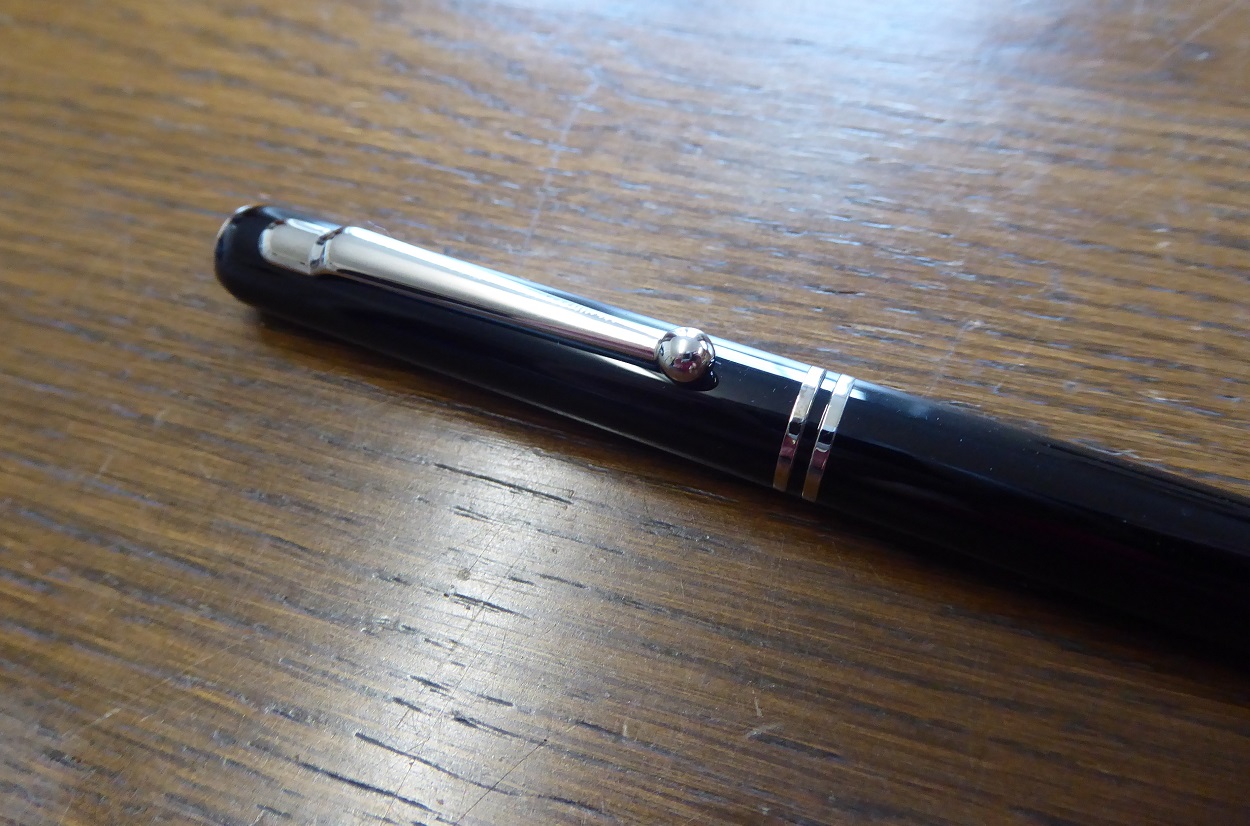 An Alfred Dunhill Sidecar Streamliner Ballpoint Pen
