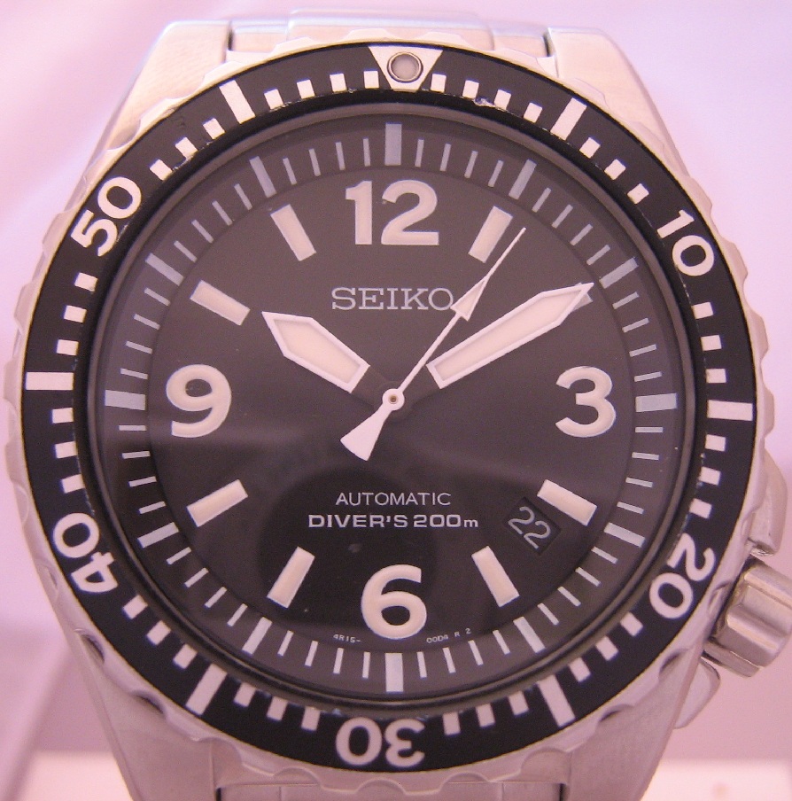 Seiko 200M Divers Spork, Black Dial, Steel Bracelet