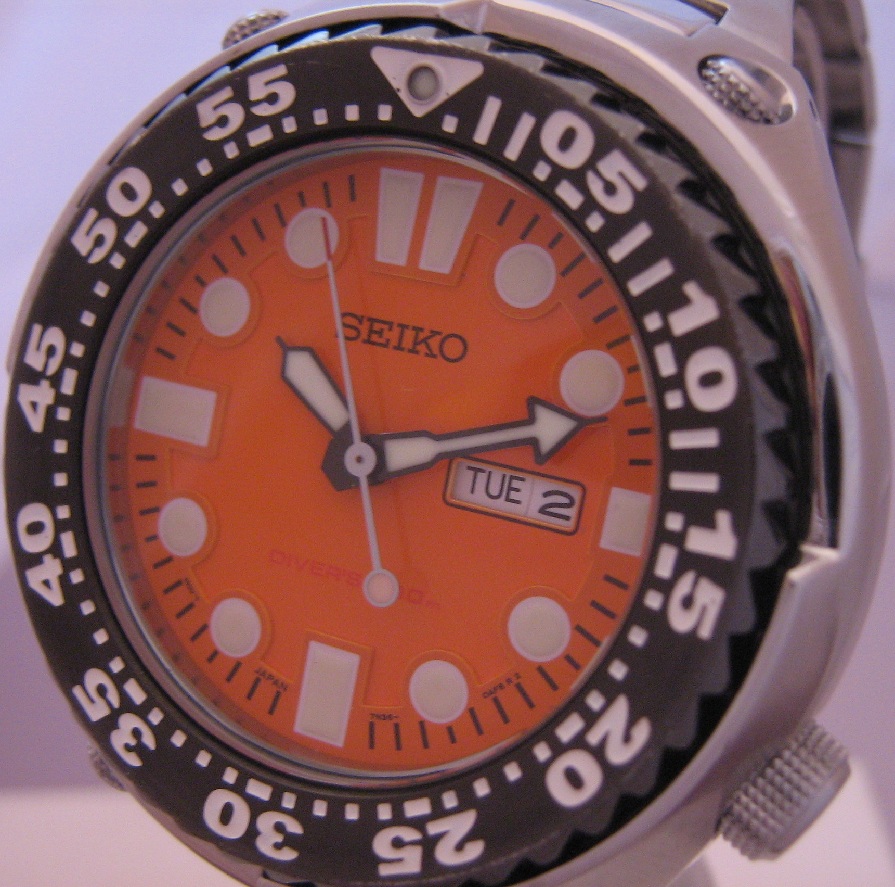 Seiko Diver Sawtooth, Orange Dial, Steel Bracelet