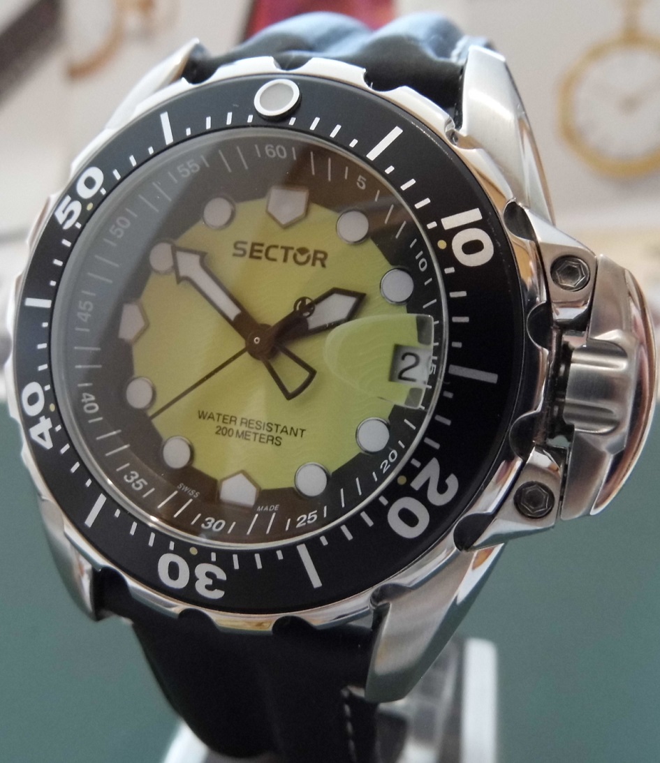 Sector 600 Divers Watch, Yellow Dial With Rubber Strap