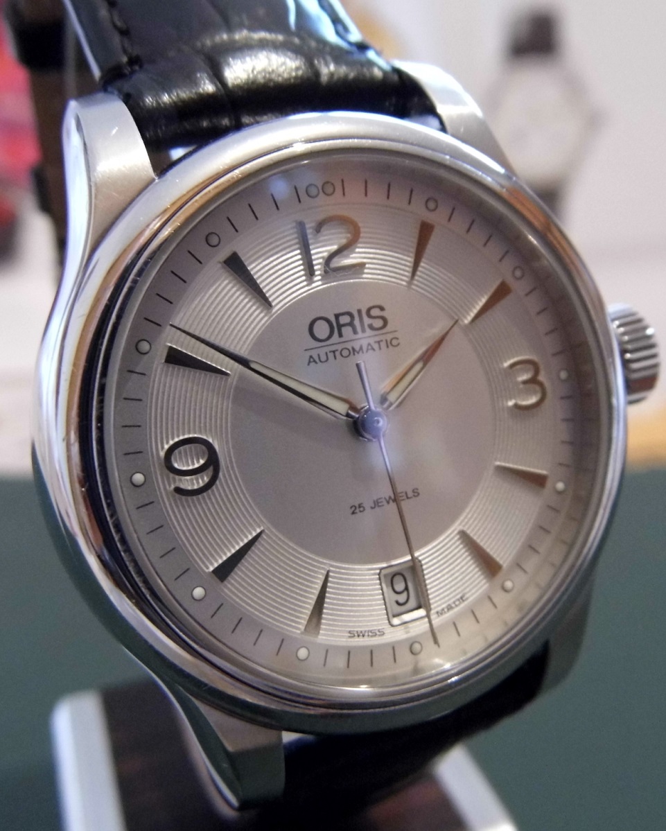 Oris Classic Date, Silver Dial, Black Leather Strap