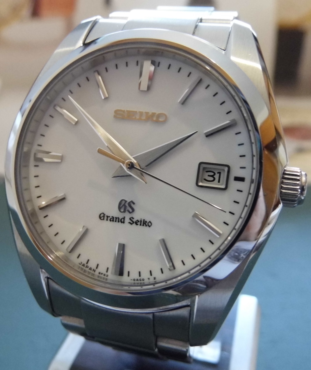 Grand Seiko SBGX059G, White Dial, Steel Bracelet