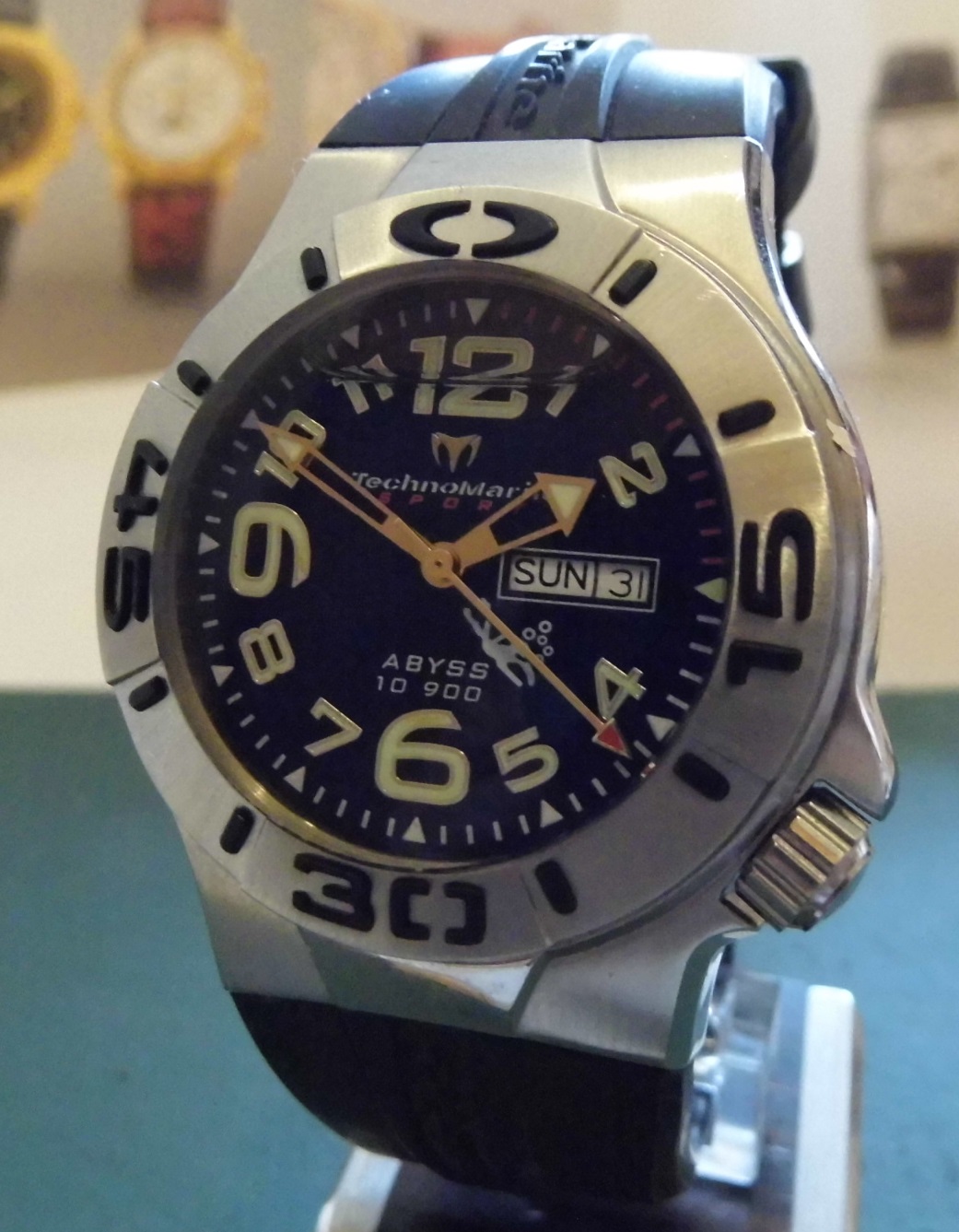 Technomarine Abyss 10900, Blue Dial With Rubber Strap