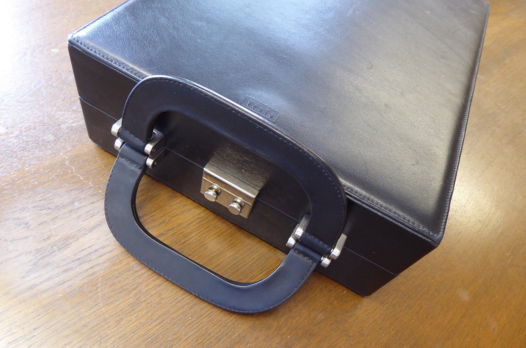 A Venlo 24 Holder Watch  Case