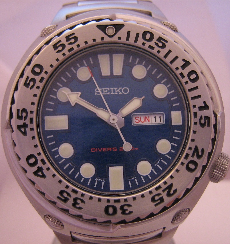 Seiko Diver Sawtooth, Blue Dial, Steel Bracelet