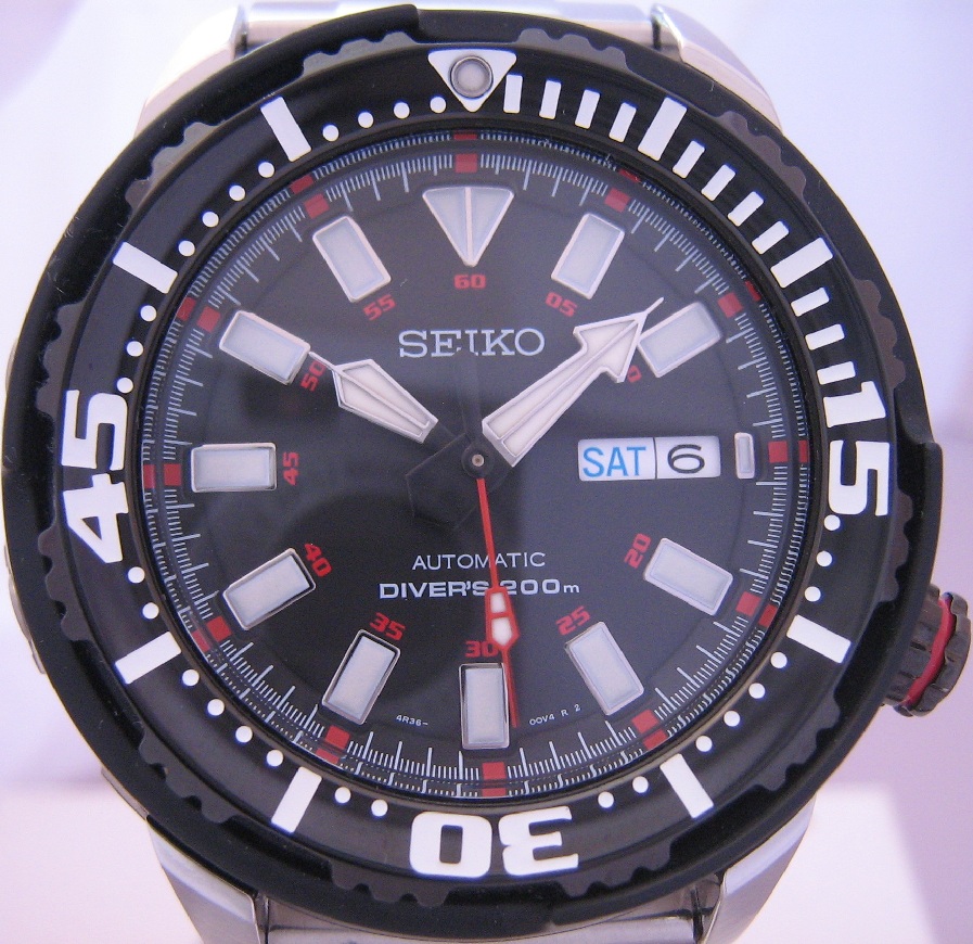 Seiko Superior Divers 200M, Black Dial, Steel Bracelet