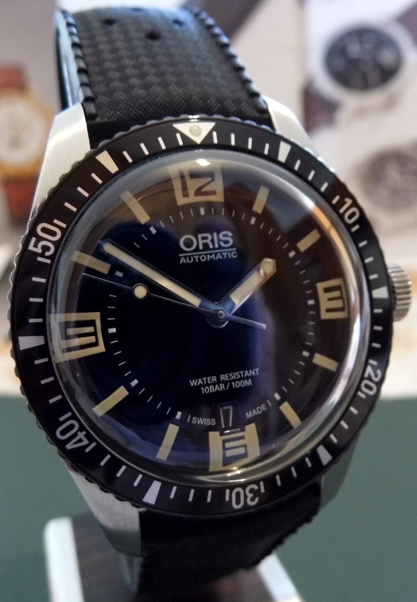 Oris 65 Divers, Black Dial, Rubber Strap