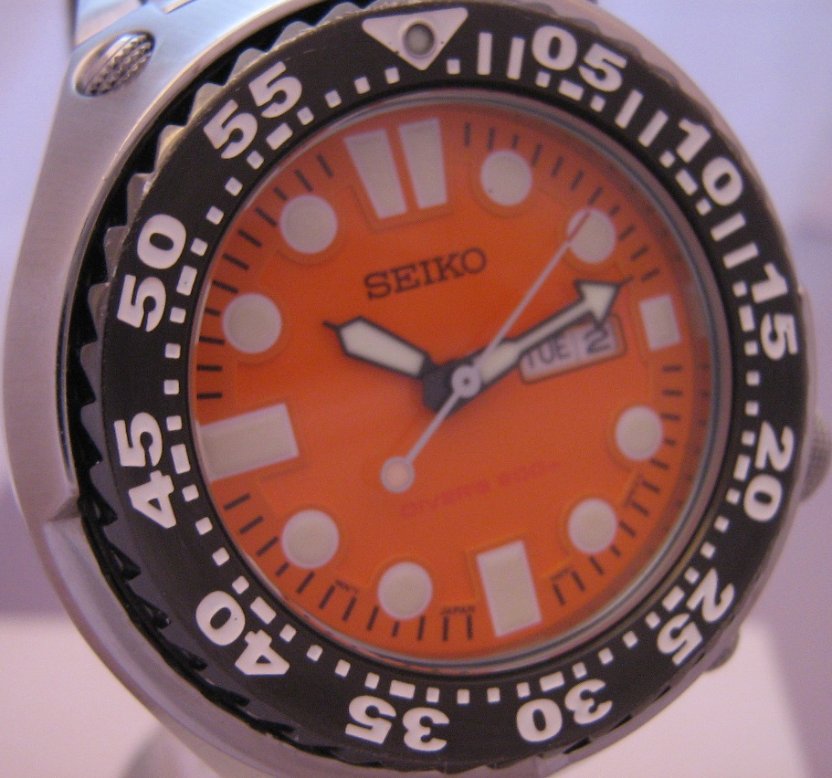 Seiko Diver Sawtooth, Orange Dial, Steel Bracelet