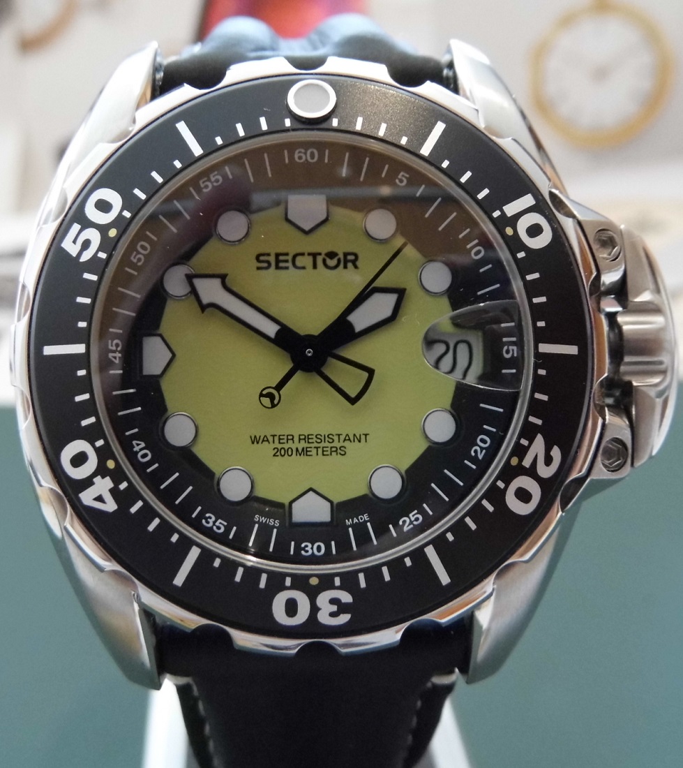 Sector 600 Divers Watch, Yellow Dial With Rubber Strap