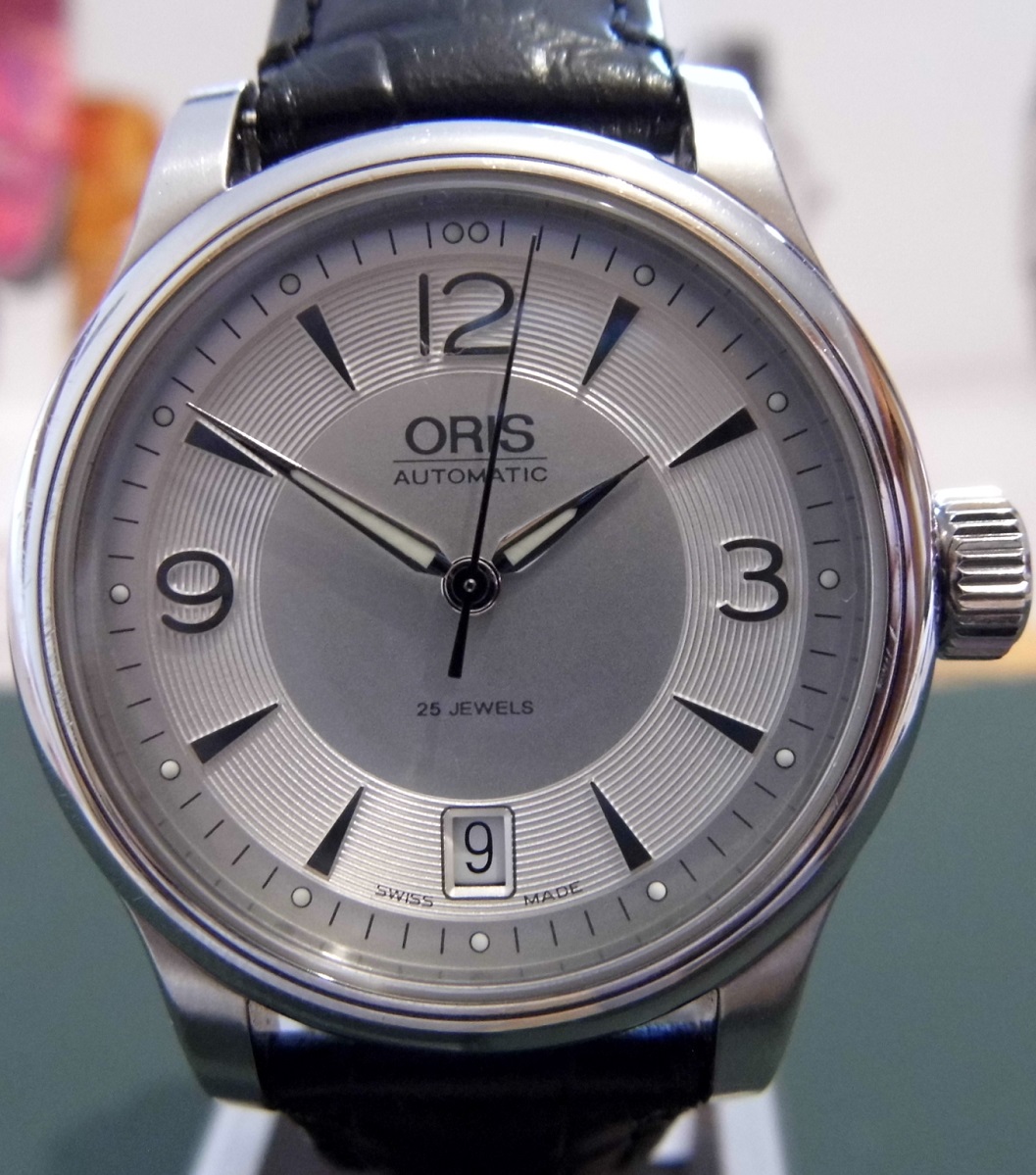 Oris Classic Date, Silver Dial, Black Leather Strap
