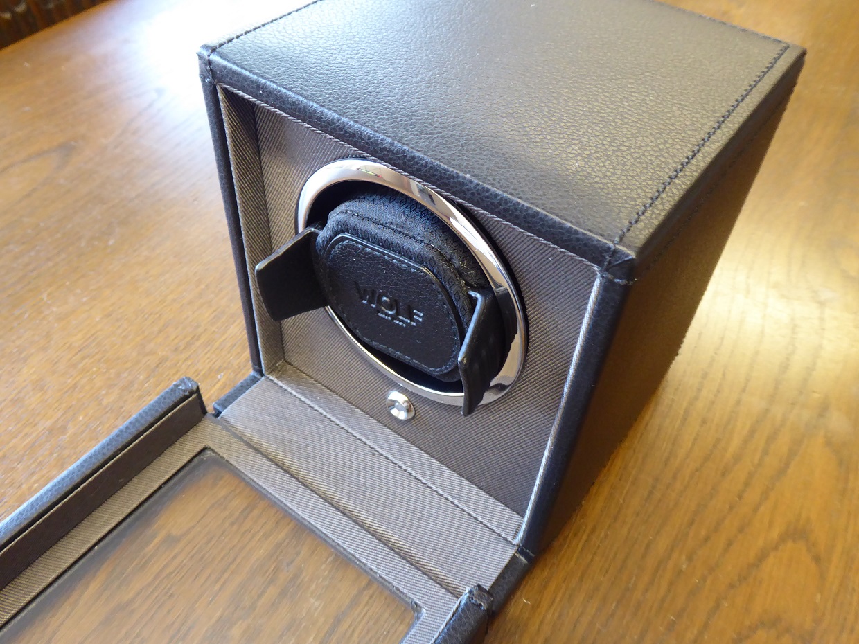 A Wolf Cub Single Watch Winder