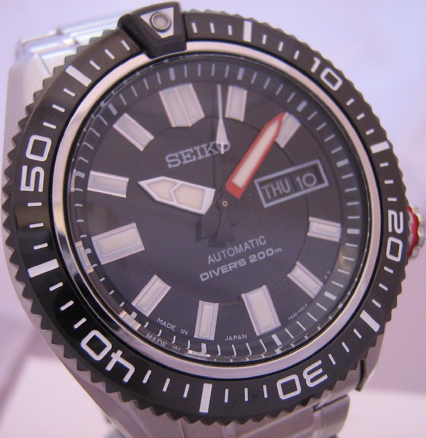Seiko Stargate SKZ325K1 Automatic, Black Dial, Steel Bracelet