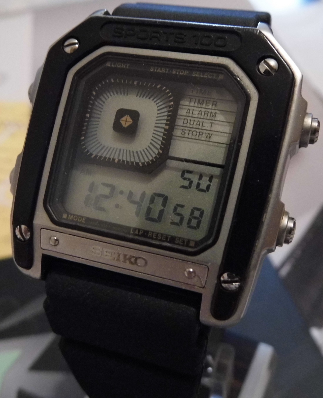 Seiko Sports 100 Octopussy, LCD Display, Rubber Strap