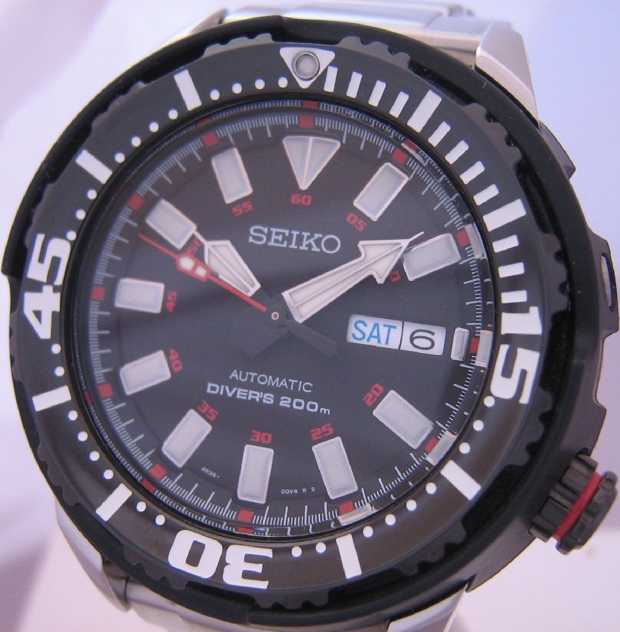 Seiko Superior Divers 200M, Black Dial, Steel Bracelet