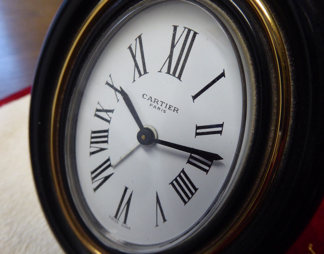 A Cartier Baignoire Pendulette Desk Clock
