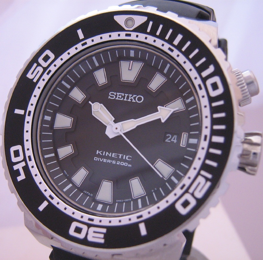 Seiko Kinetic 200M Divers, Black Dial, Black Rubber Strap