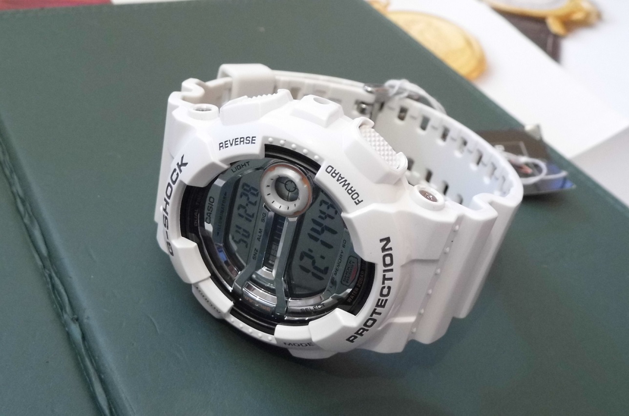Casio G Shock GD-110-7DR, Silver Dial, White Case & Strap