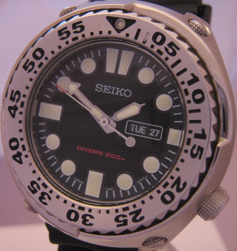 Seiko Diver Sawtooth, Black Dial With Rubber Strap