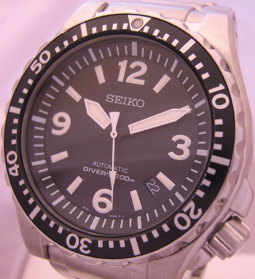 Seiko 200M Divers Spork, Black Dial, Steel Bracelet