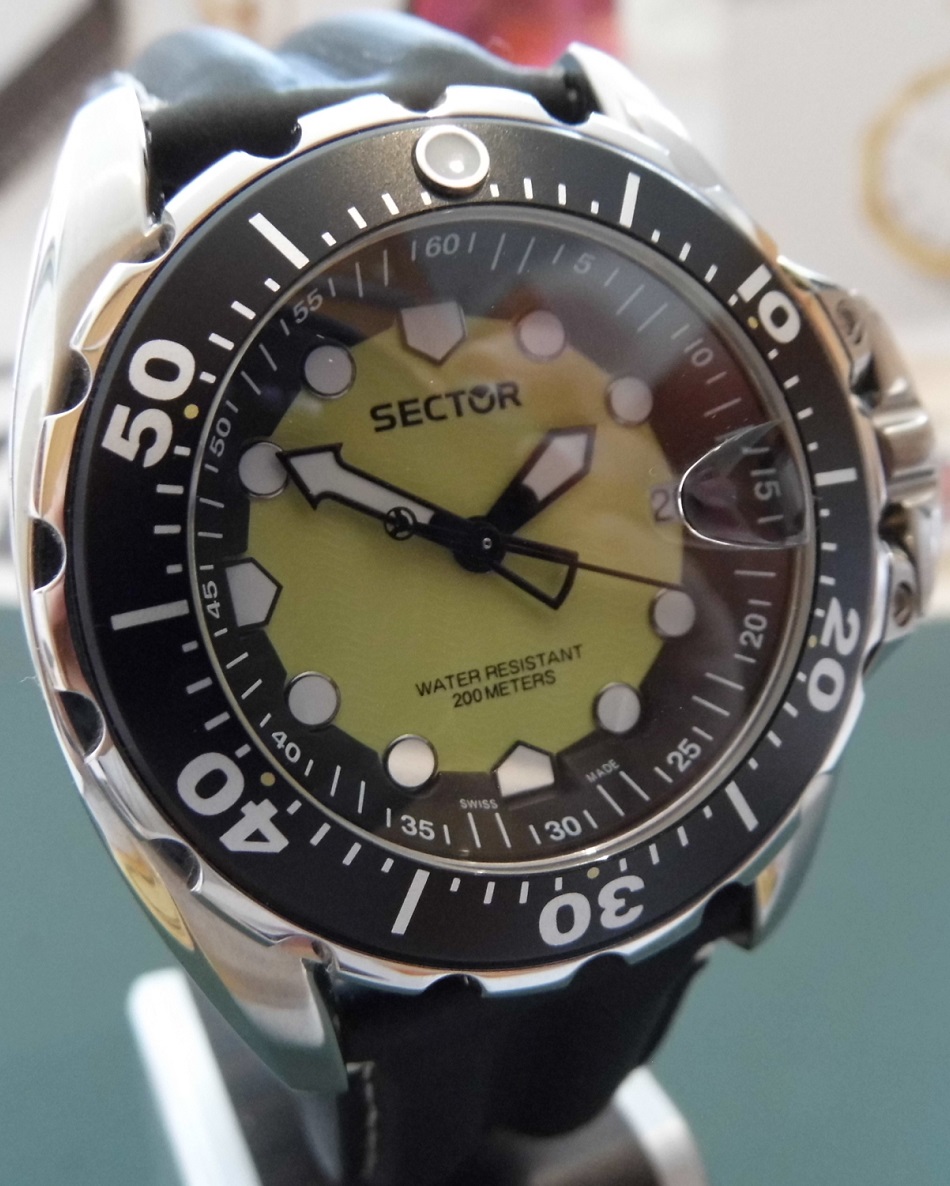 Sector 600 Divers Watch, Yellow Dial With Rubber Strap