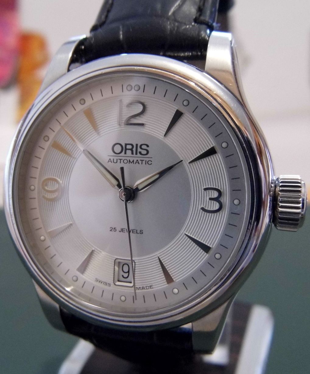Oris Classic Date, Silver Dial, Black Leather Strap