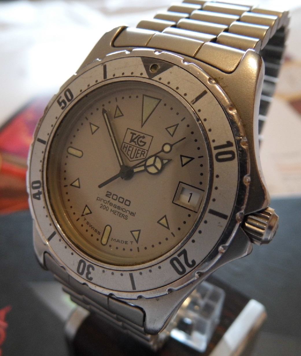 Tag Heuer 2000 Professional, Grey Dial, Bracelet