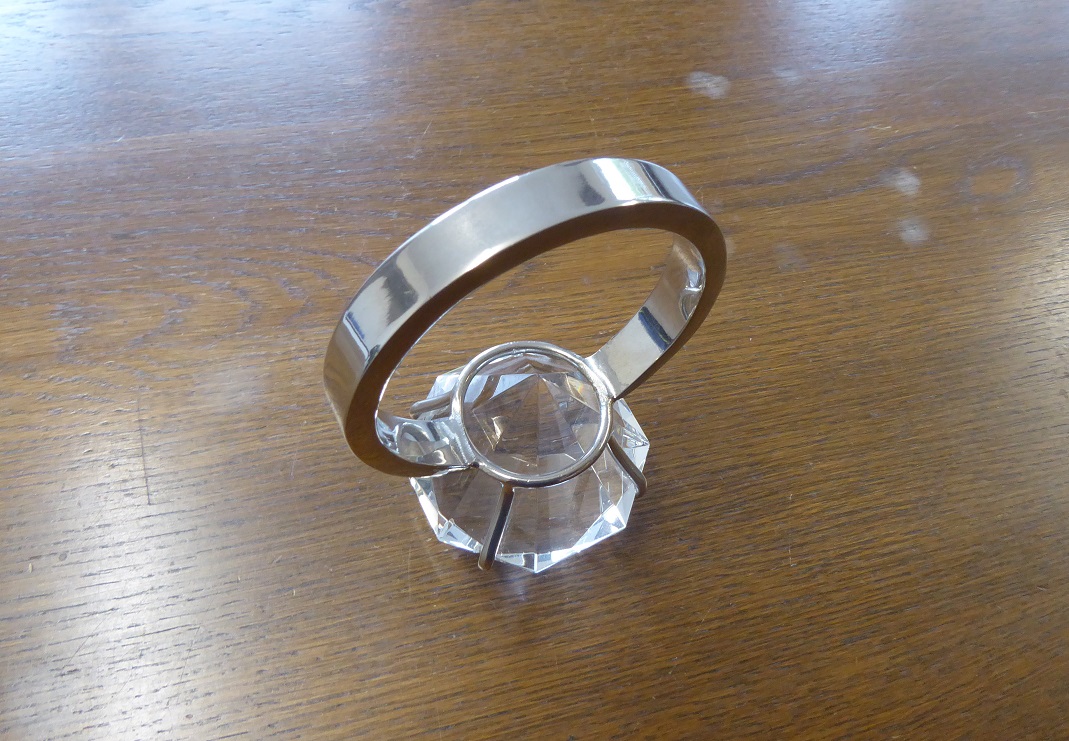 An Oversize Display Diamond Ring 