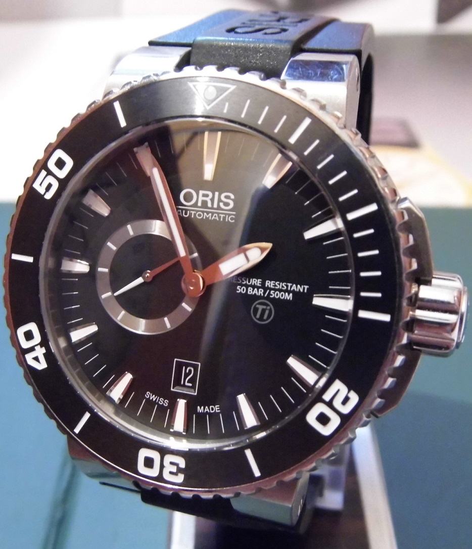 Oris Aquis Titan 500M, Black Dial, Rubber Strap