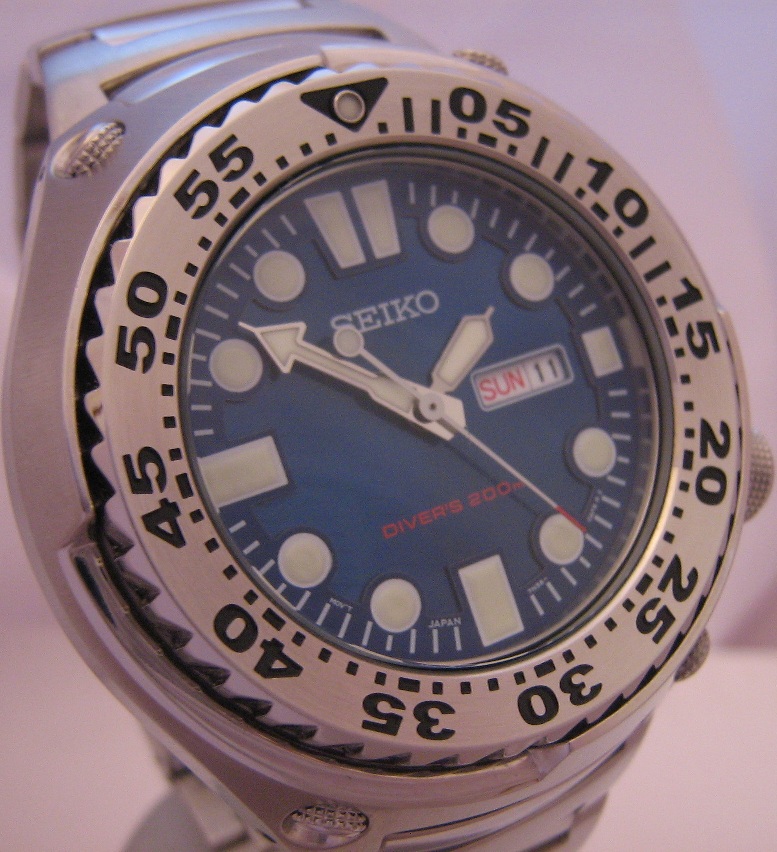 Seiko Diver Sawtooth, Blue Dial, Steel Bracelet