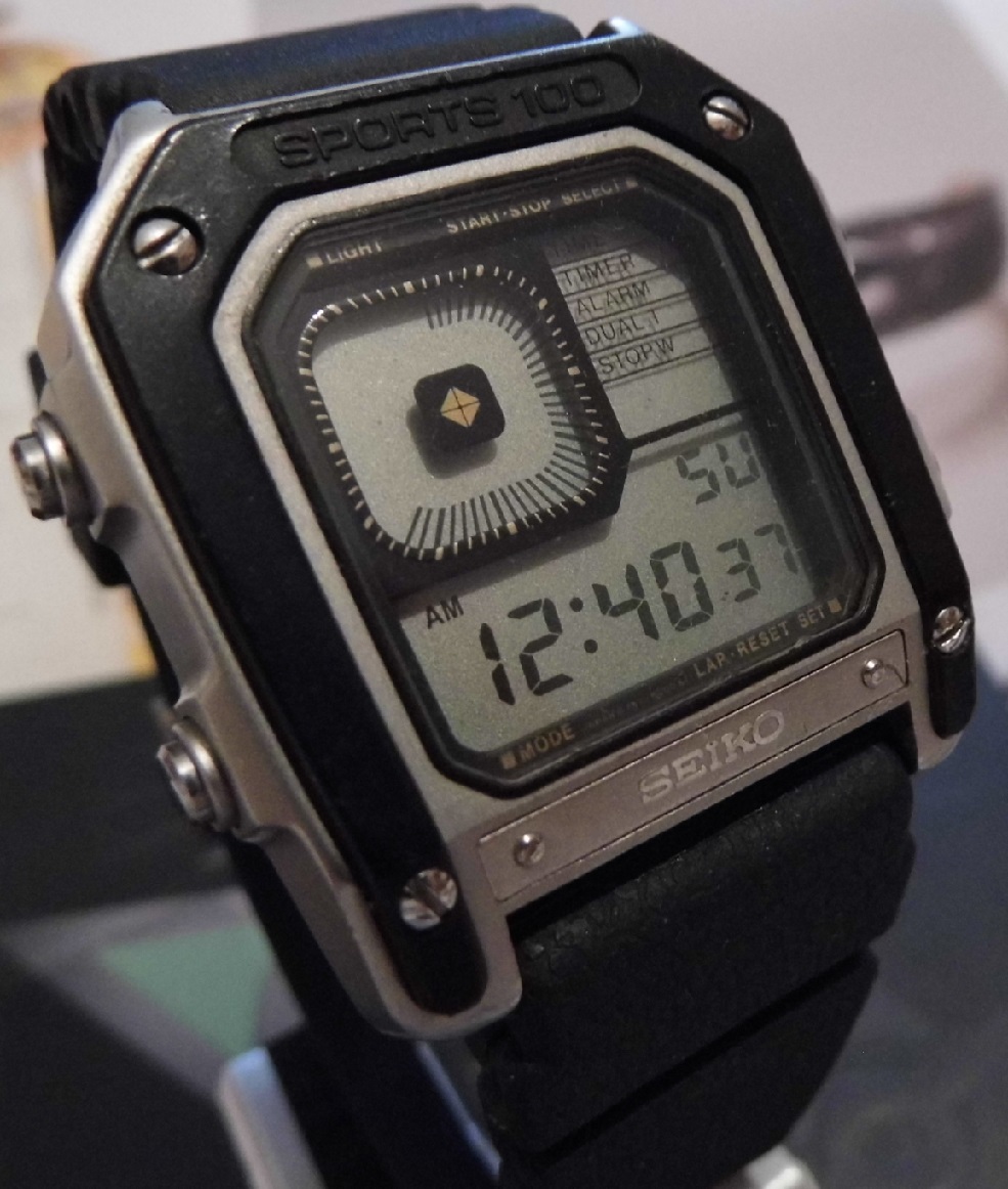 Seiko Sports 100 Octopussy, LCD Display, Rubber Strap