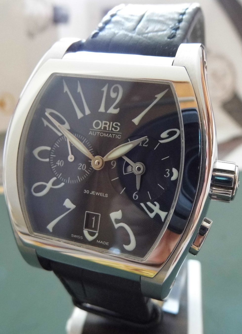 Oris Miles Worldtimer, Black Dial, Leather Strap