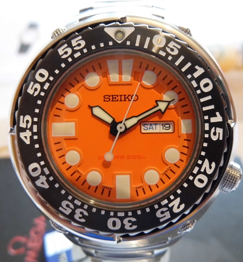 Seiko Diver Sawtooth, Orange Dial, Stainless Steel Bracelet