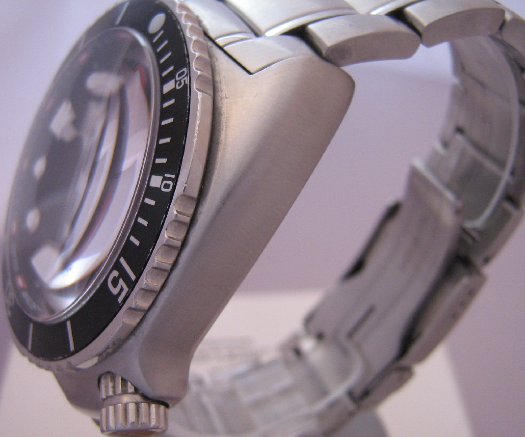 Zodiac Oceanaire, Black Dial With Steel Bracelet