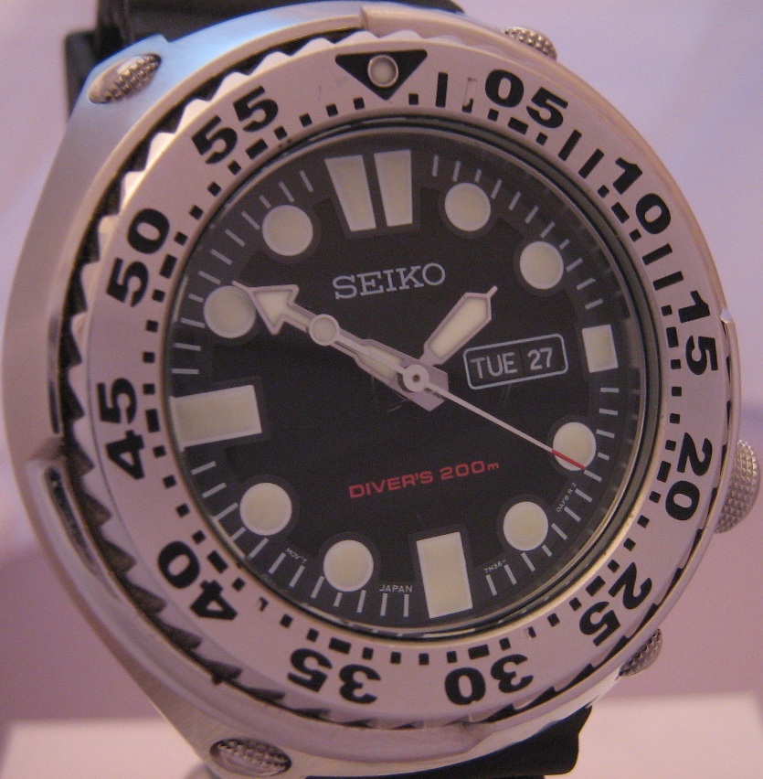 Seiko Diver Sawtooth, Black Dial With Rubber Strap