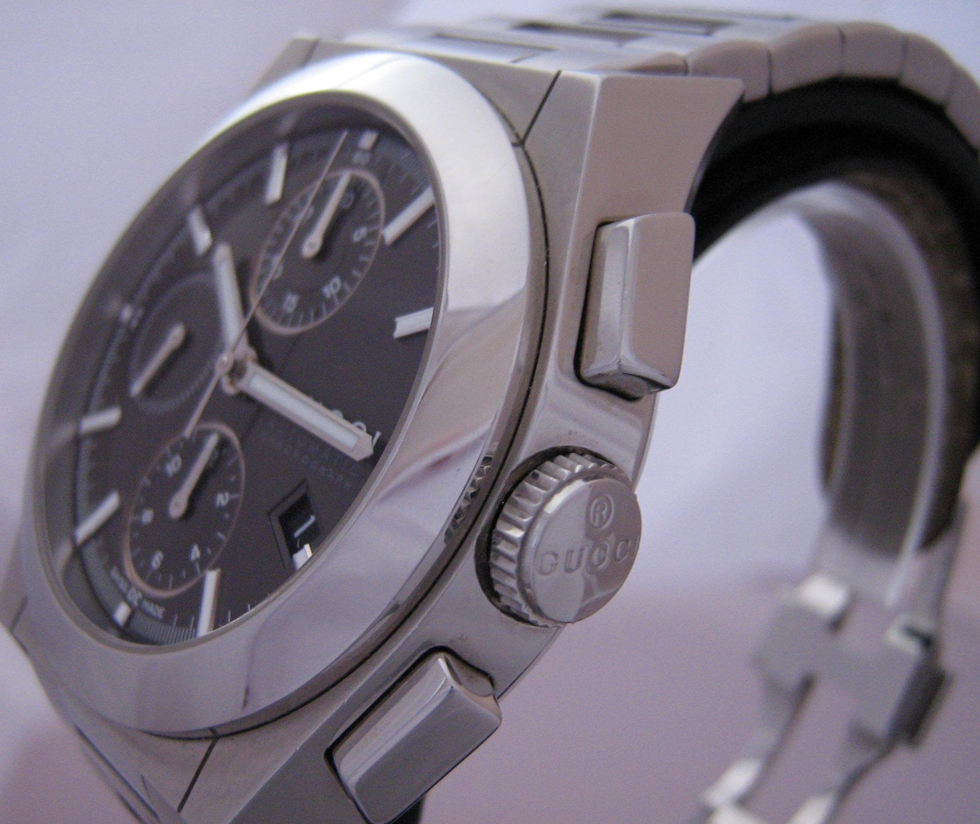 Gucci Pantheon Chronograph, Black Dial With Stainless Steel Bracelet