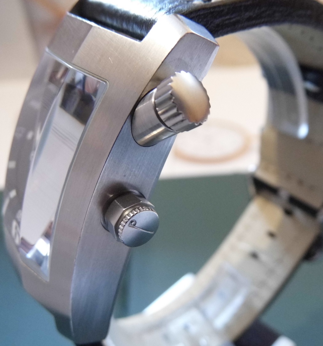 Dunhill Dunhillion City Diver, Black Dial, Leather Strap